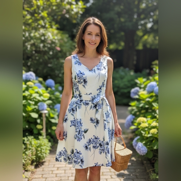 le chateau Dresses & Skirts - Le Chateau Floral Midi Dress in White and Blue